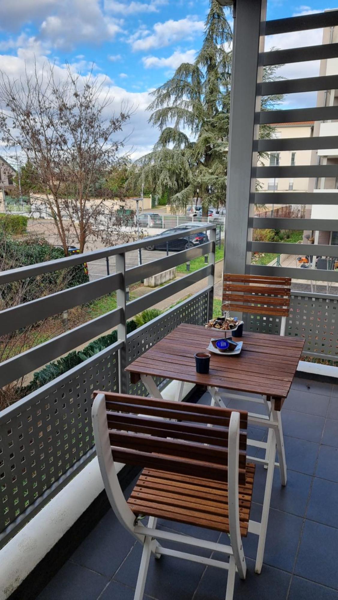 Appartement De Standing Au Centre De Chassieu Zewnętrze zdjęcie